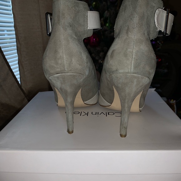 Women’s 8.5 Calvin Klein pumps - Picture 3 of 3